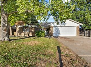 205 Meador Ln, Burleson, TX 76028