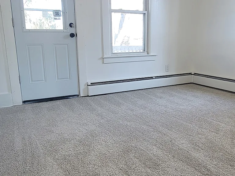 22230 Tenny St — Photo 8