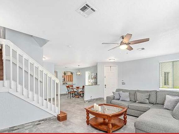 5th image of 3060 N Evergreen Cir