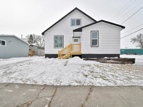 213 2nd St S, Wahpeton, ND 58075