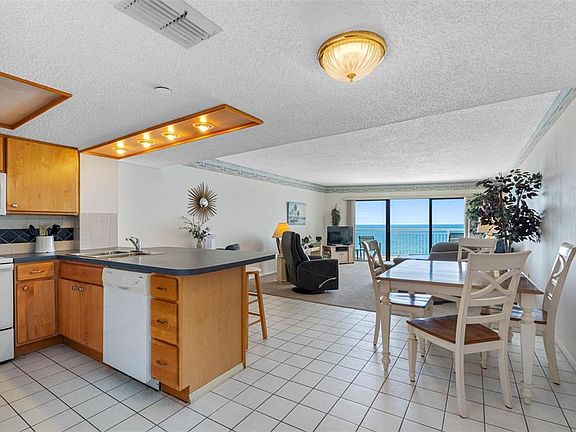 3rd image of 19440 GULF BOULEVARD #506