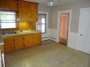 98 Stearns St, Pawtucket, RI 02861