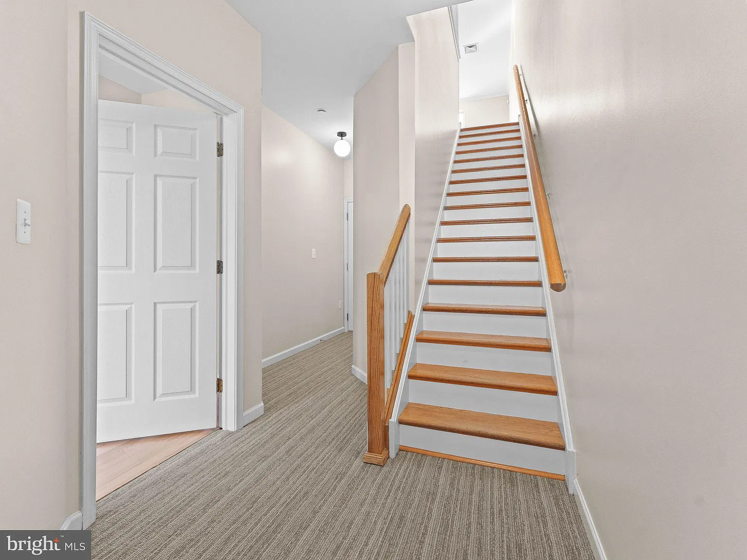 2 bed, 2.0 bath, 1230 sqft, $2,295 — Photo 4