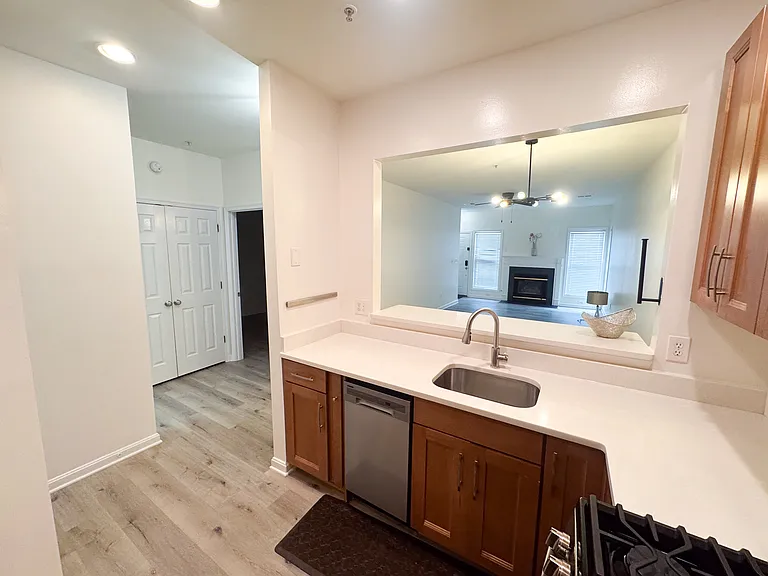 4652 Lawton Way — Photo 9