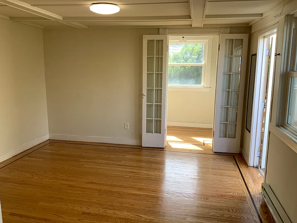 1186 S Van Ness Ave #5
