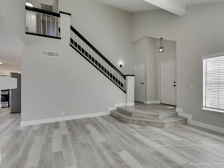 91 Trevor Dr — Photo 11