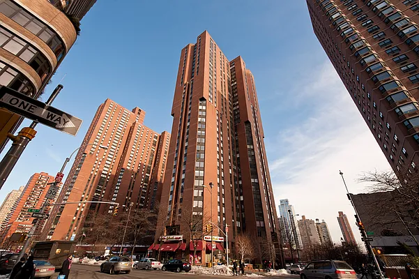 Rented by Douglas Elliman | media 18