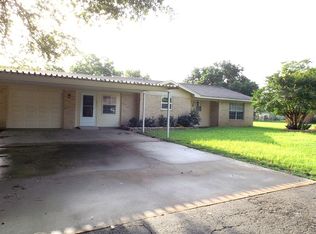 105 Draper St, Columbus, TX 78934