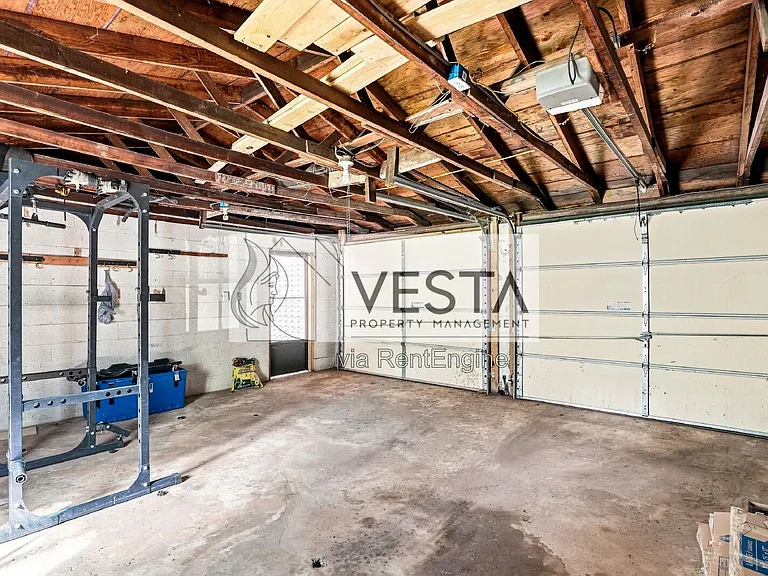 78 Moody Ave — Photo 32