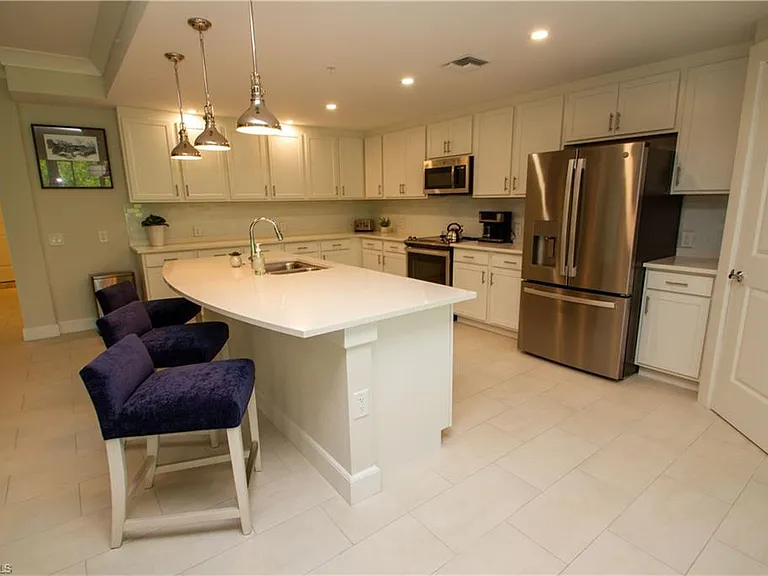 172 Indies Dr E #8-102 — Photo 8