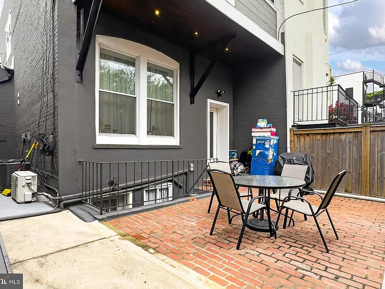 738 11th St NE #3 — Photo 27
