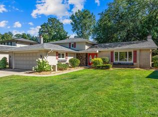 370 Butternut Dr, Wood Dale, IL 60191