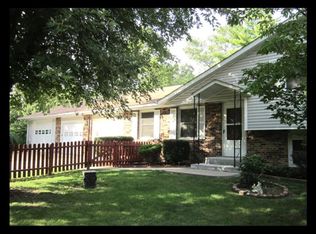 602 Cardinal Dr, Macon, MO 63552