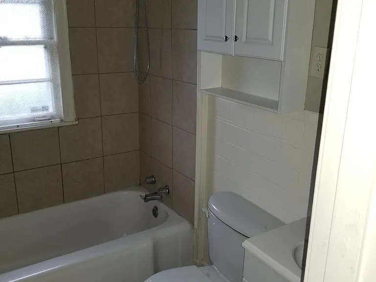 38 S Bingham St #38 — Photo 2