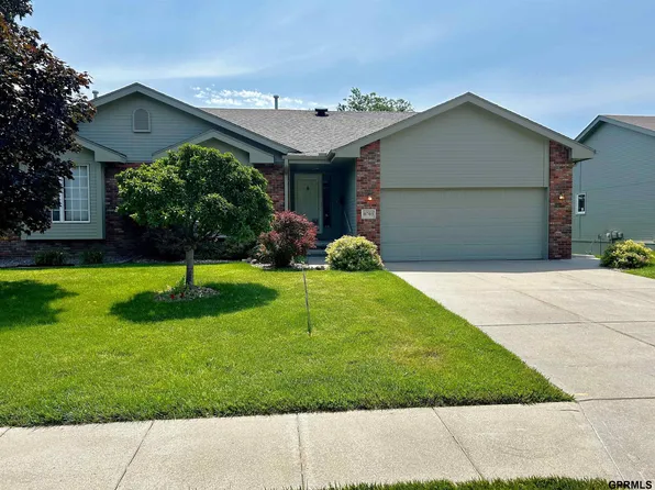 11703 Bayview Dr, Bellevue, NE 68133