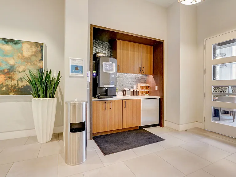 The Apartments at Lincoln Common — Photo 19