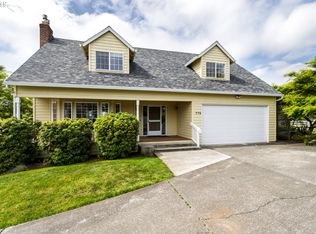 779 SW 5th St, Dundee, OR 97115