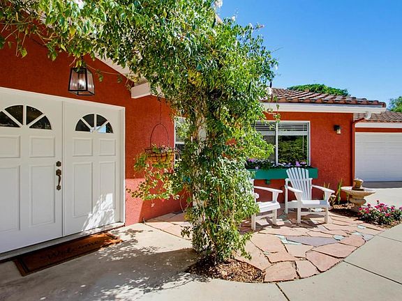 5th image of 2202 Crest Hill Ln
