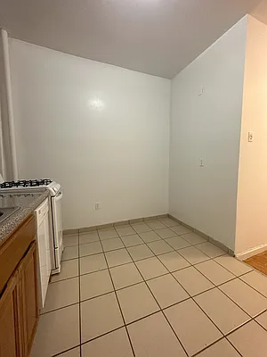 Rented by Peter R. Hungerford, LREB | media 21