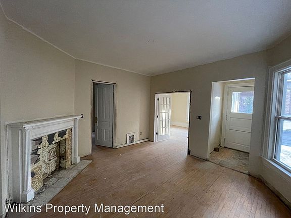 4th image of 2641 N Oakland Ave