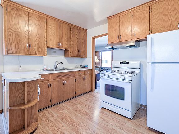 5th image of 8207 Fremont Ave S