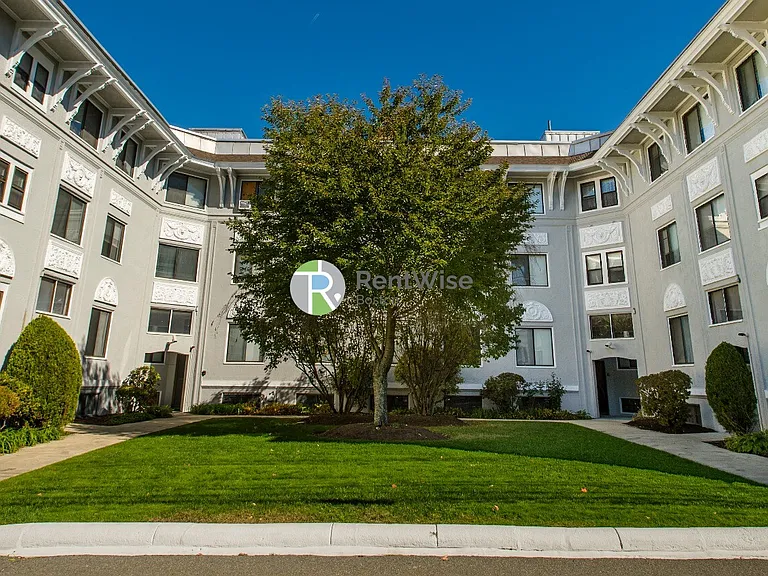 230 Walnut St #31B — Photo 13