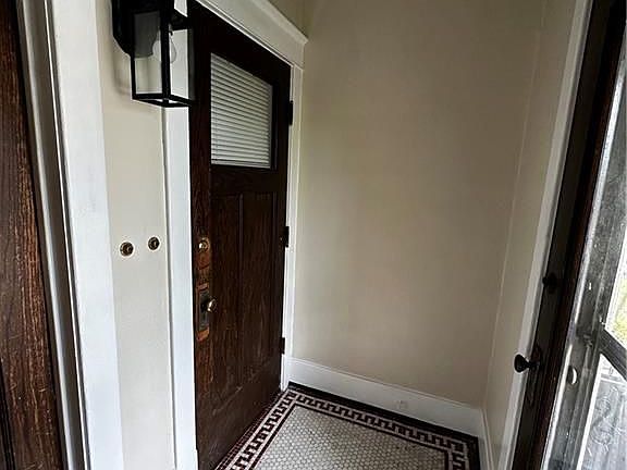 3rd image of 649 Linden Ave #201