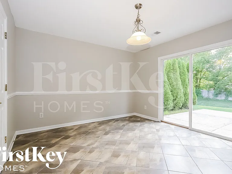 1391 Bearsden Dr — Photo 4