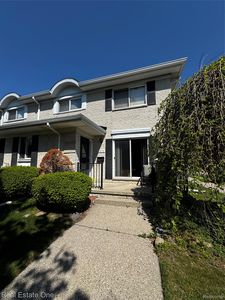 8570 Hampshire Dr, Sterling Heights, MI, 48313