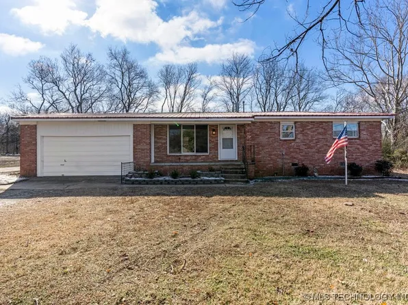 2201 Fall Ln, Claremore, OK 74017