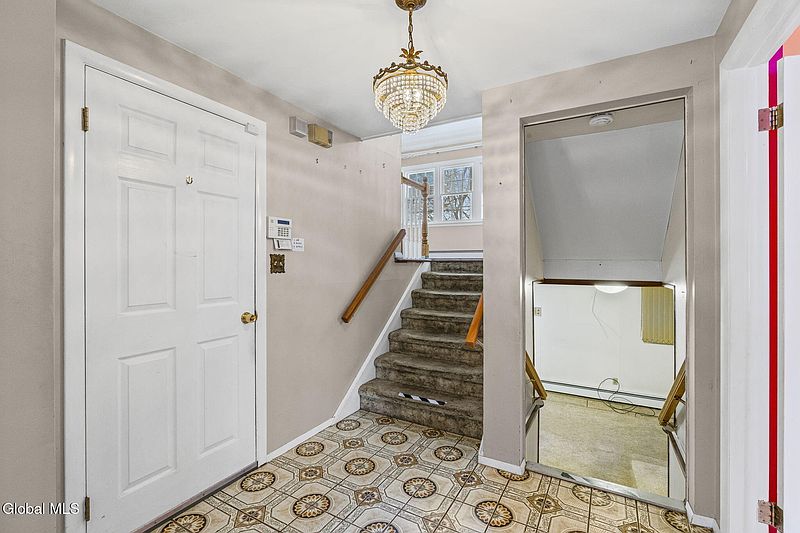 5th image of 3 Crestwood Drive