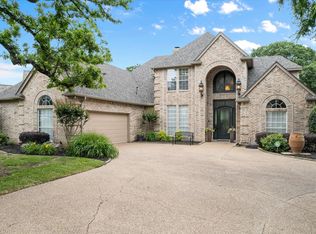 1406 Southern Hills Dr, Mansfield, TX 76063