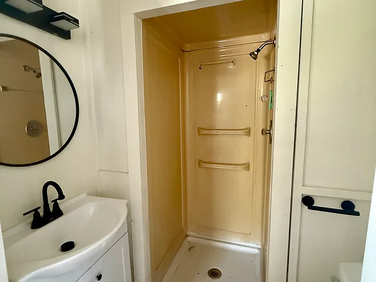 213 Dennis St — Photo 10