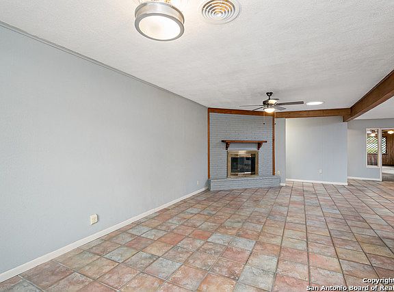 5th image of 3953 Willowbrook Dr