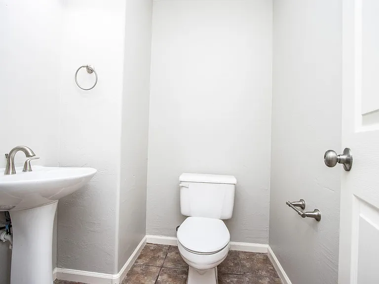 4627 E Dale Ln — Photo 22