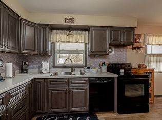 8707 S 79th St, Franklin, WI 53132