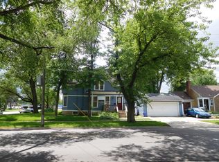 449 S Elmwood Dr, Aurora, IL 60506