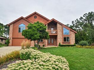 8542 Arizona Trl, Willow Springs, IL 60480