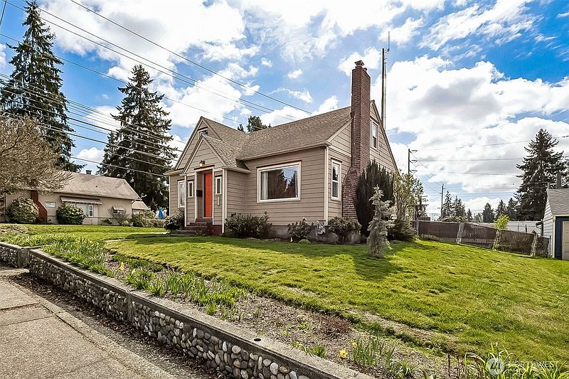2nd image of 5002 6th Avenue