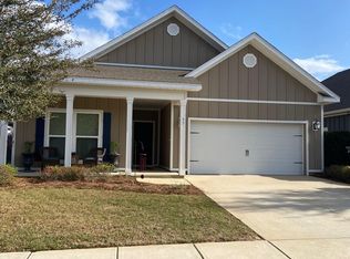 93 Dusky Way, Freeport, FL 32439