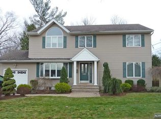 466 Berry Ln, Paramus, NJ 07652