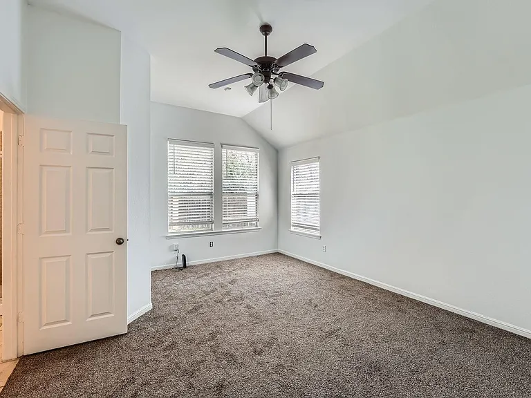 1402 Weatherford Dr — Photo 20