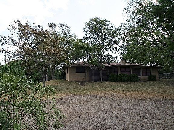 2nd image of 8 Hollyberry St