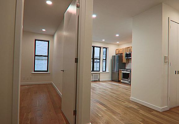 3rd image of 35 Fort Washington Ave APT 1E