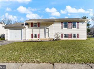 261 Oakfield Dr, Newark, DE 19713