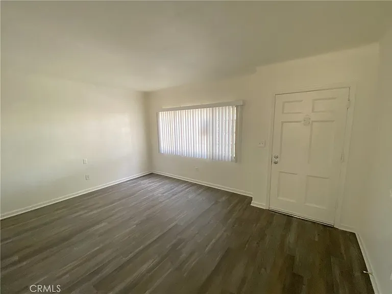 2717 Crescent Ave — Photo 3