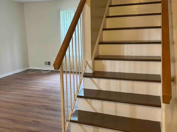 18 Guisborough Way #18, Edison, NJ 08820