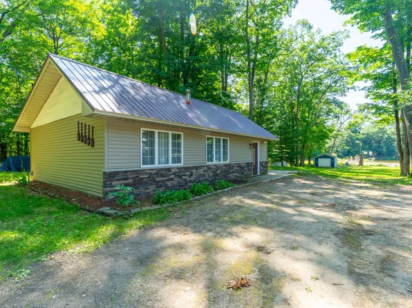 11901 187th Ave, Stanwood, MI 49346