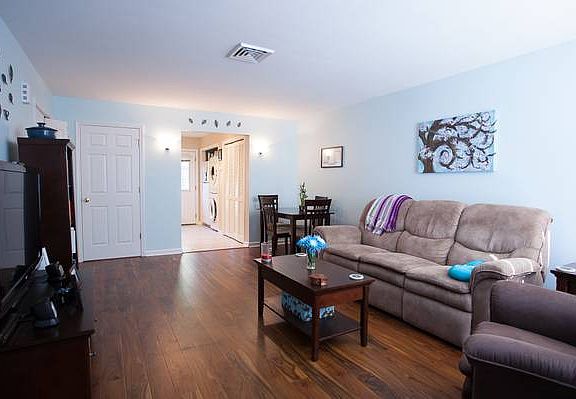 2nd image of 2420 Volunteer Pkwy APT 38