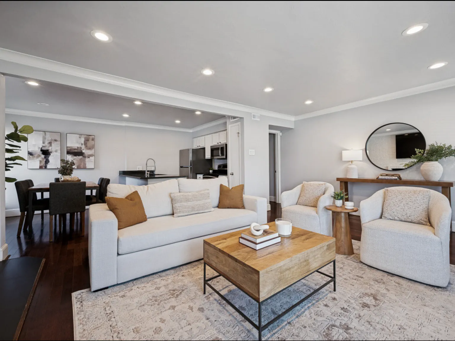 3 bed, 1208 sqft, $2,950 — Photo 3